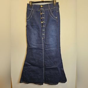 NWT Unknown maker skirt Size M